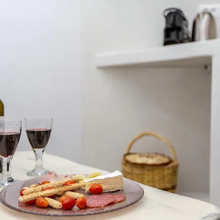 Emery Suites Naxos City
