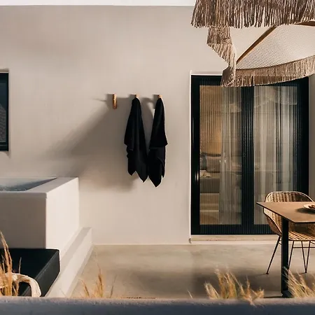 Emery Suites 4* Naxos City