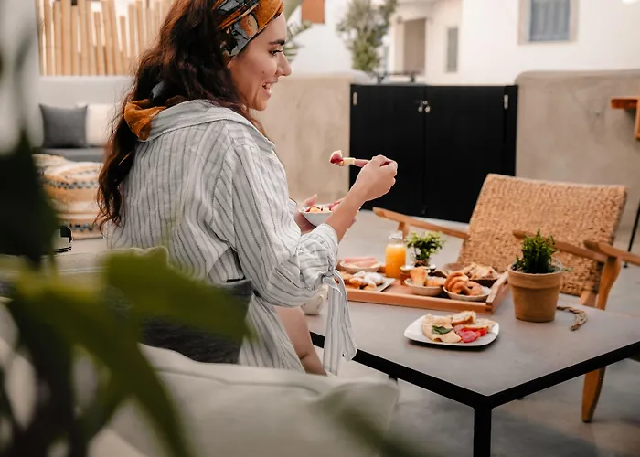 Emery Aparthotel Naxos City